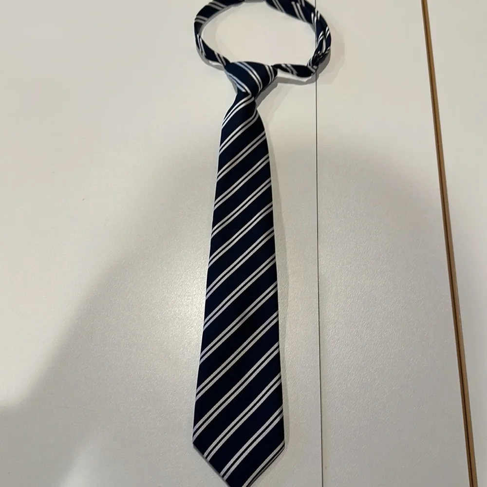 🔴Children’s place youth Neck tie. Size 4-7 years. Like new/Excellent condition